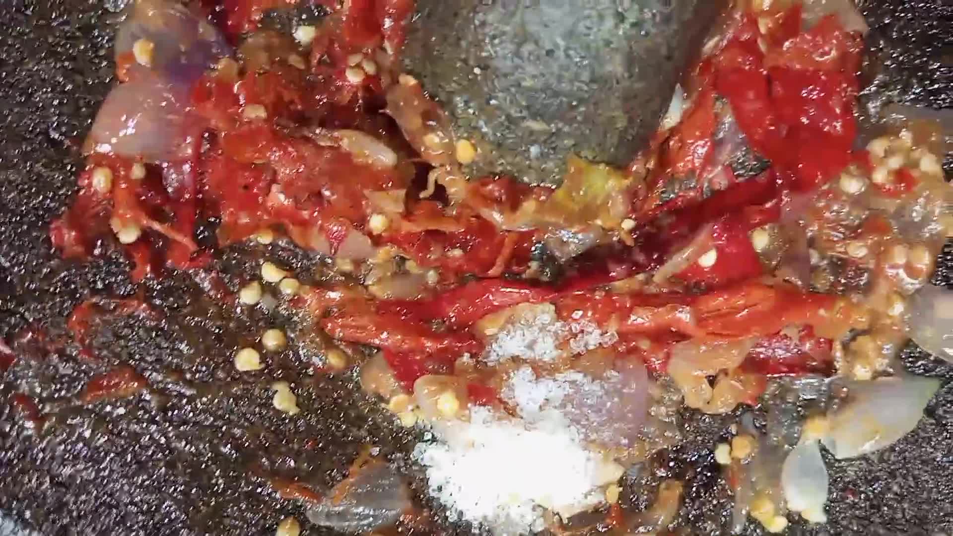 Foto langkah ke 3 dari resep Sambel stroberi sat set.