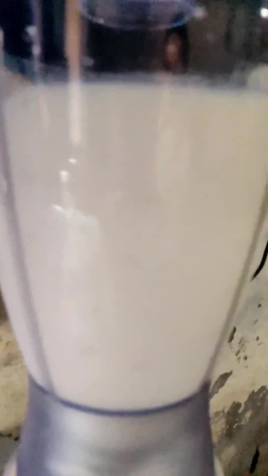 A picture of step 2 of Banana shake.