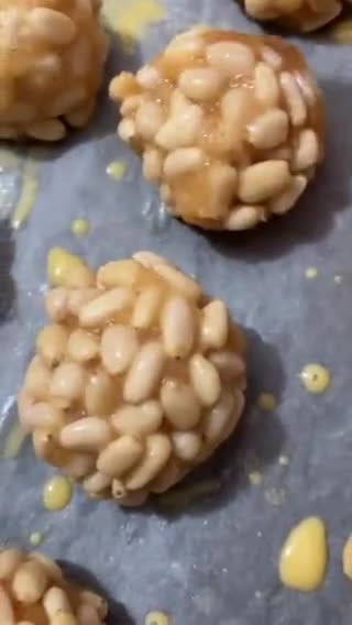 Foto del paso 8 de la receta: Panellets de piñones con masa de calabaza y almendra... y un toque de canela..!