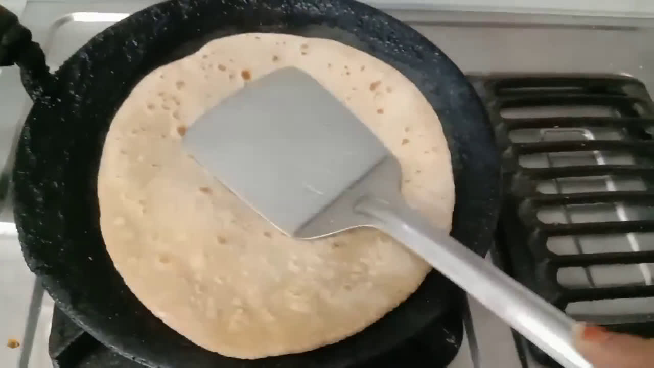चना दाल स्टफ्ड पराठा (chana dal stuffed paratha recipe in hindi) रेसिपी चरण 6 फोटो