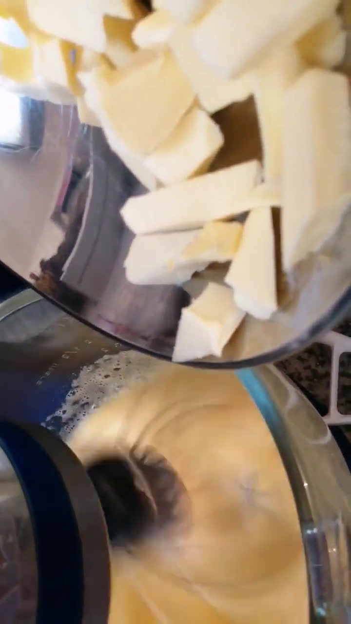 Une image de l'étape 2 de Brioche fève de cacao criollo.