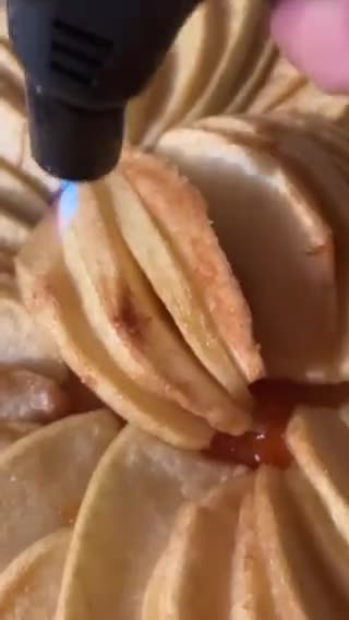 Foto del paso 7 de la receta: Tarta con manzana por dentro y por fuera