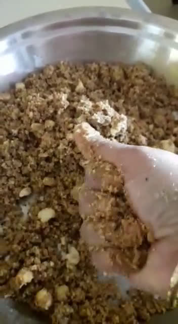 बेसन मखाना अलसी ड्राई फ्रूट्स लड्डू (besan makhana alsi dry fruits ladoo recipe in Hindi) रेसिपी चरण 6 फोटो