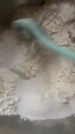 Gambar langkah 1 resipi Roti sosej simple.
