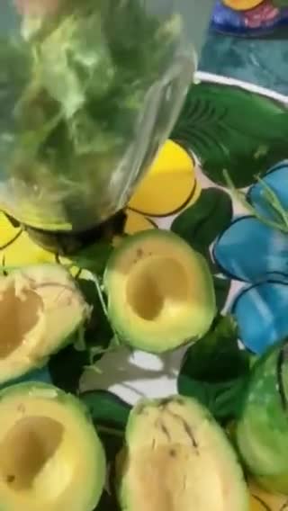 Foto del paso 1 de la receta: Tostadas de guacamole 🥑
