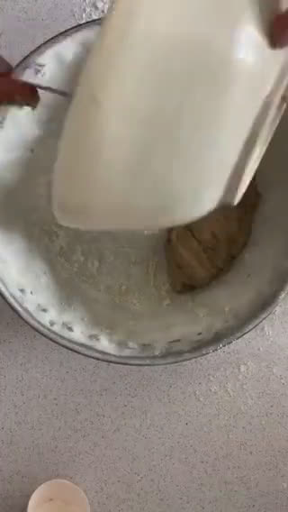 Foto del paso 4 de la receta: Banana bread o pan de banano con cáscara