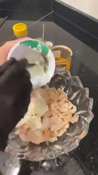 صورة لخطوة 1 من وصفة برياني ربيان حركات 🍤🍚