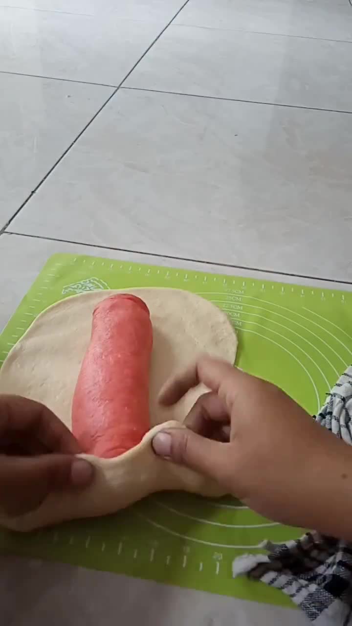 Foto langkah ke 8 dari resep Watermelon Bread🍉🍞.