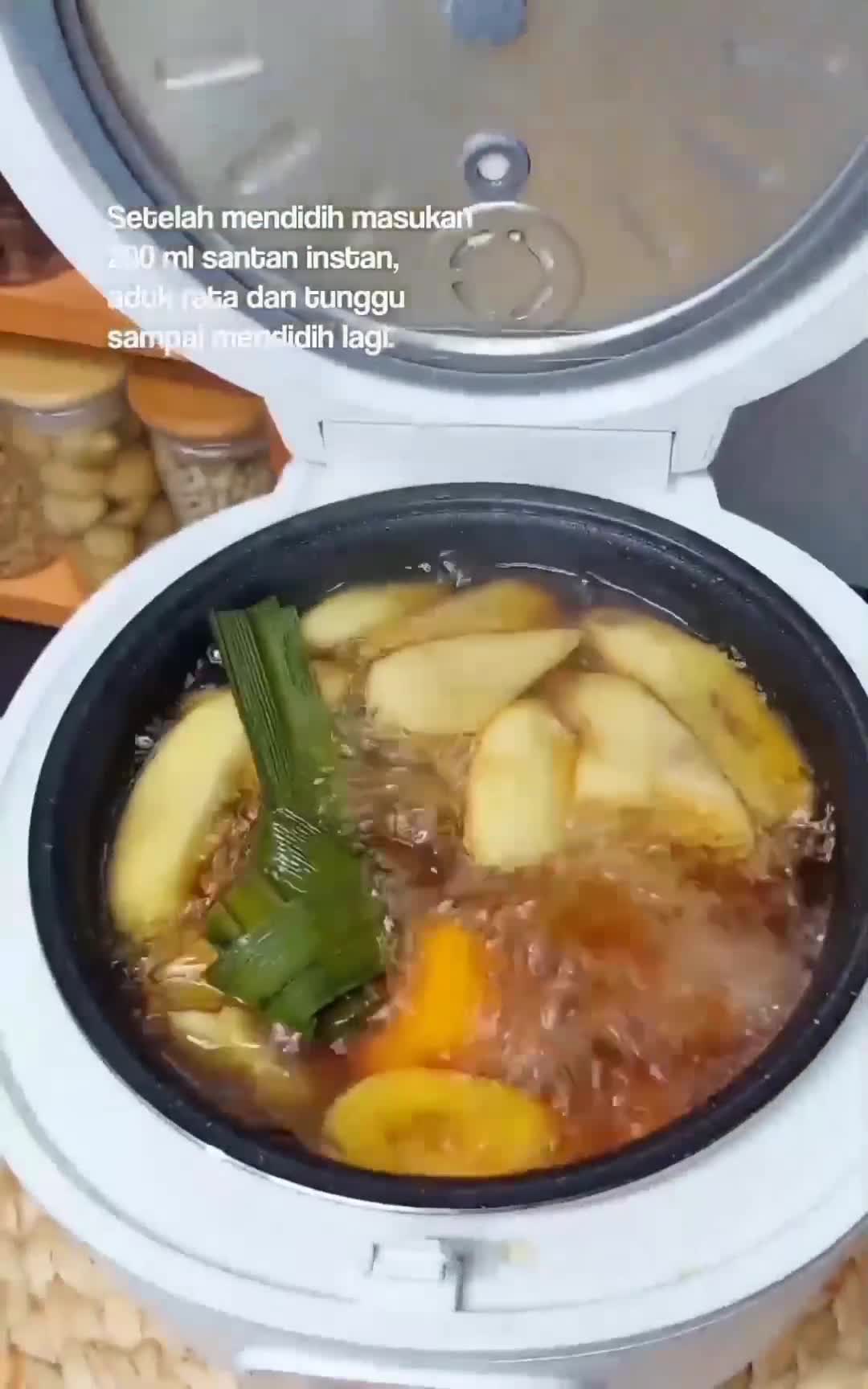 Foto langkah ke 3 dari resep Kolak Pisang Ubi Kuning.