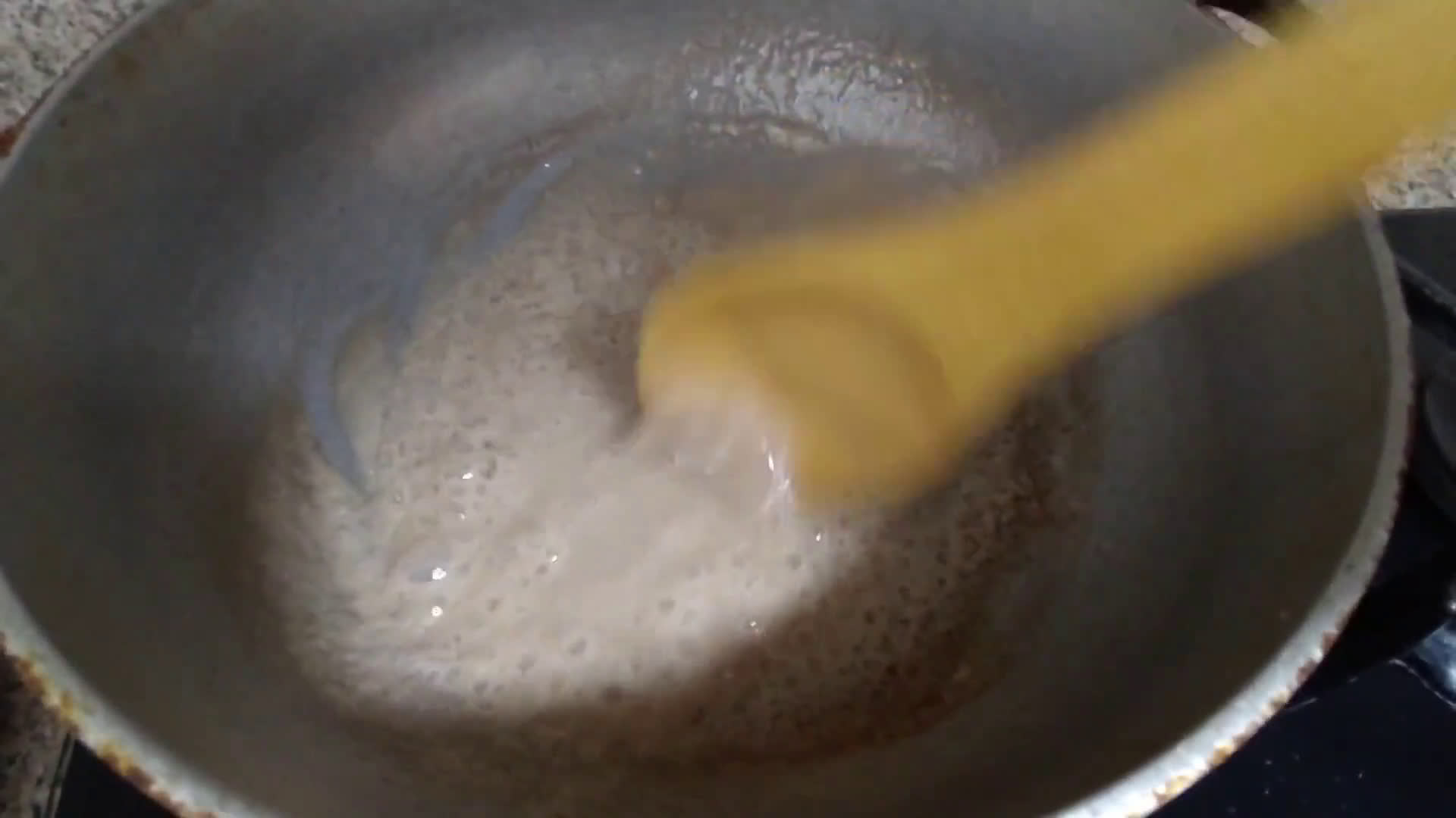 Foto del paso 3 de la receta: Arroz de coco con Mojarra frita 🤤
