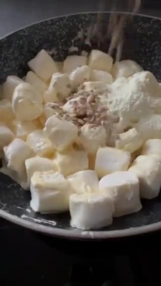 صورة لخطوة 1 من وصفة نوجا بالمارشميلو