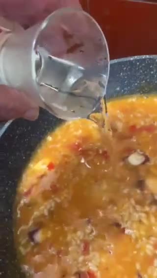 Foto del paso 12 de la receta: Arroz meloso de pulpo con verduritas o de verduritas con pulpo, en wok