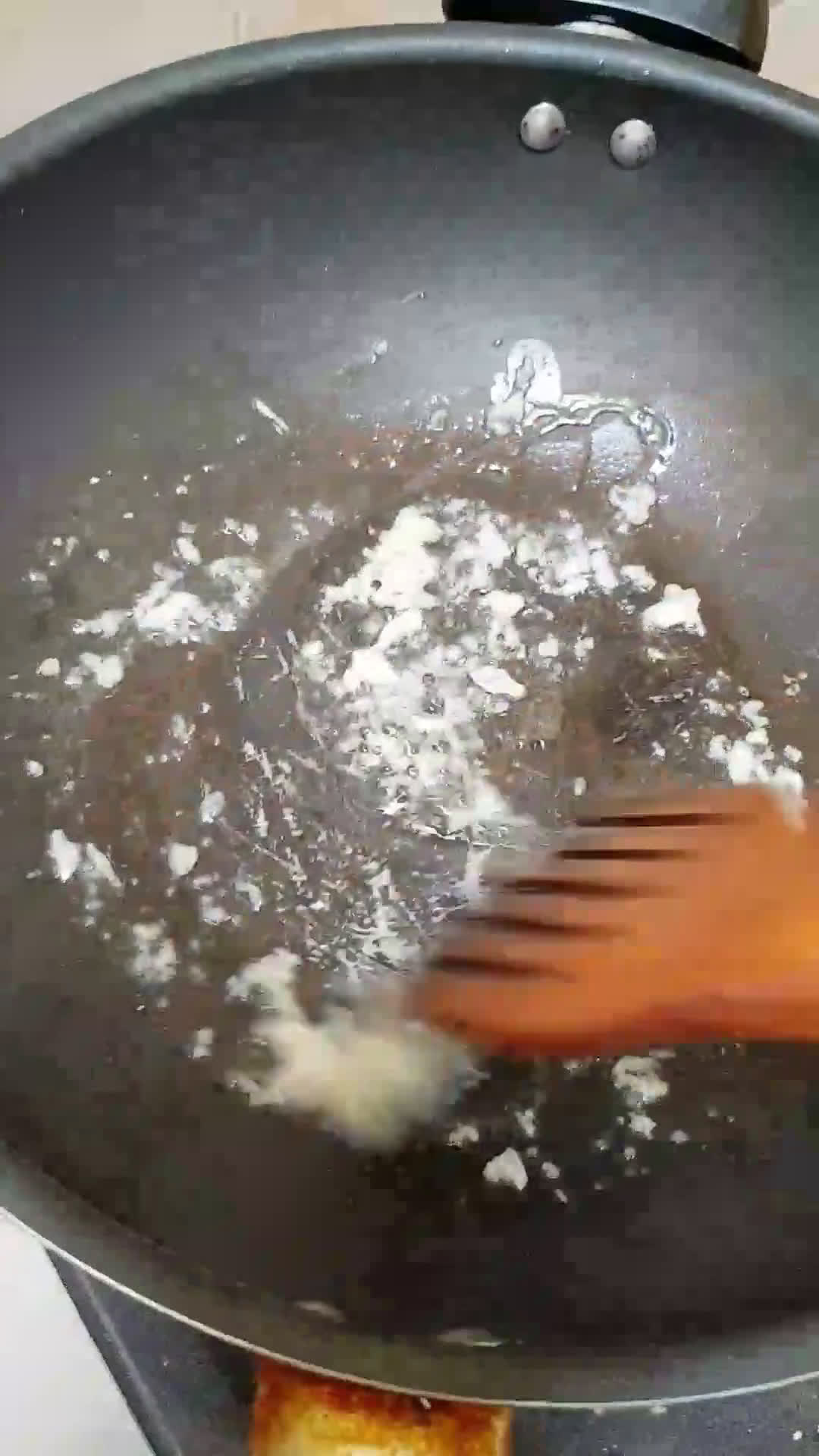 Foto langkah ke 2 dari resep Martabak telur kulit lumpia.