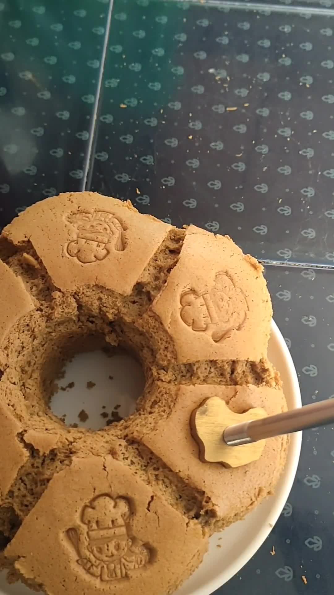 Foto langkah ke 8 dari resep Coffee Chiffon Cake.