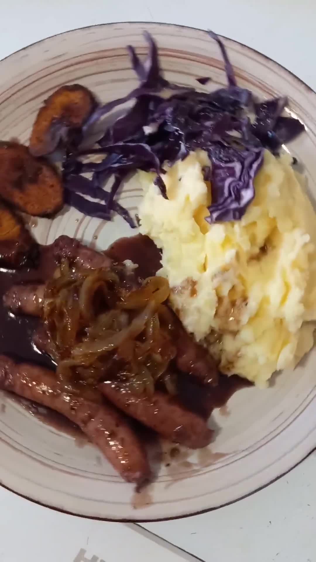 Foto del paso 3 de la receta: Longanizas al vino tinto 🍷