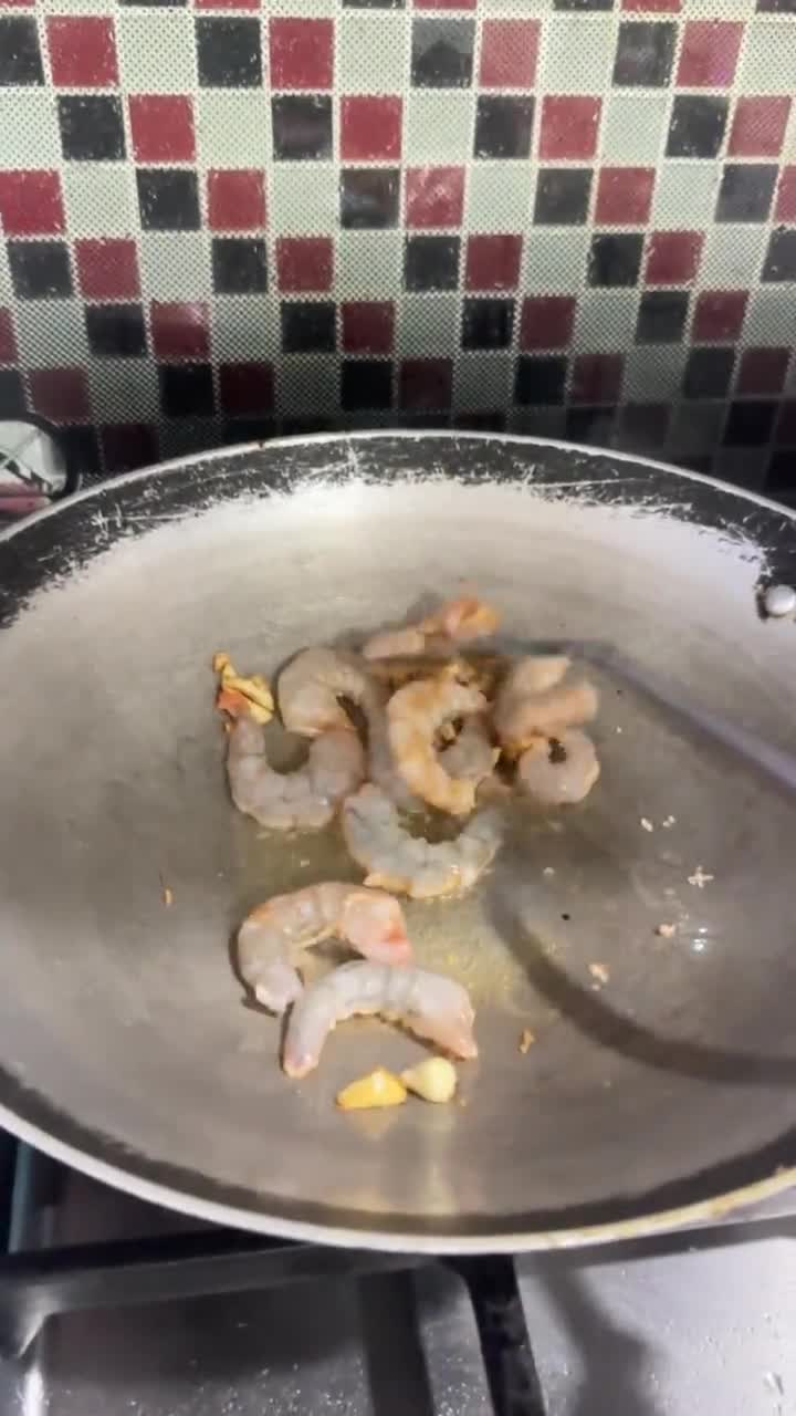 Foto langkah ke 2 dari resep Tumis Udang Tofu Jagung Putren.