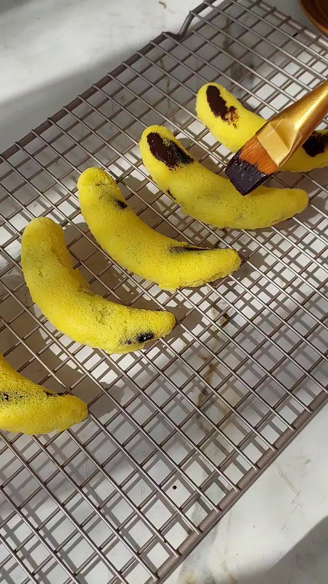 Foto langkah ke 6 dari resep Bolu Kukus Putih Telur.