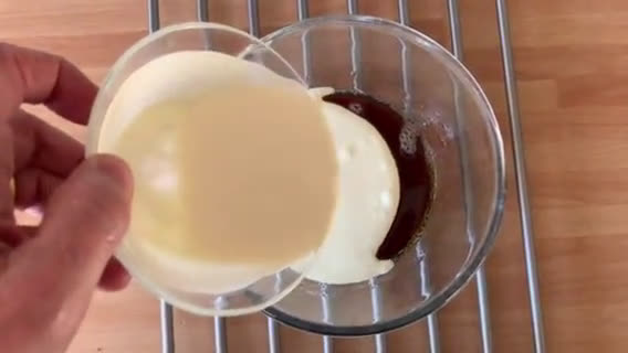 Foto del passaggio 3 della ricetta Salsa di Caramello al Microonde