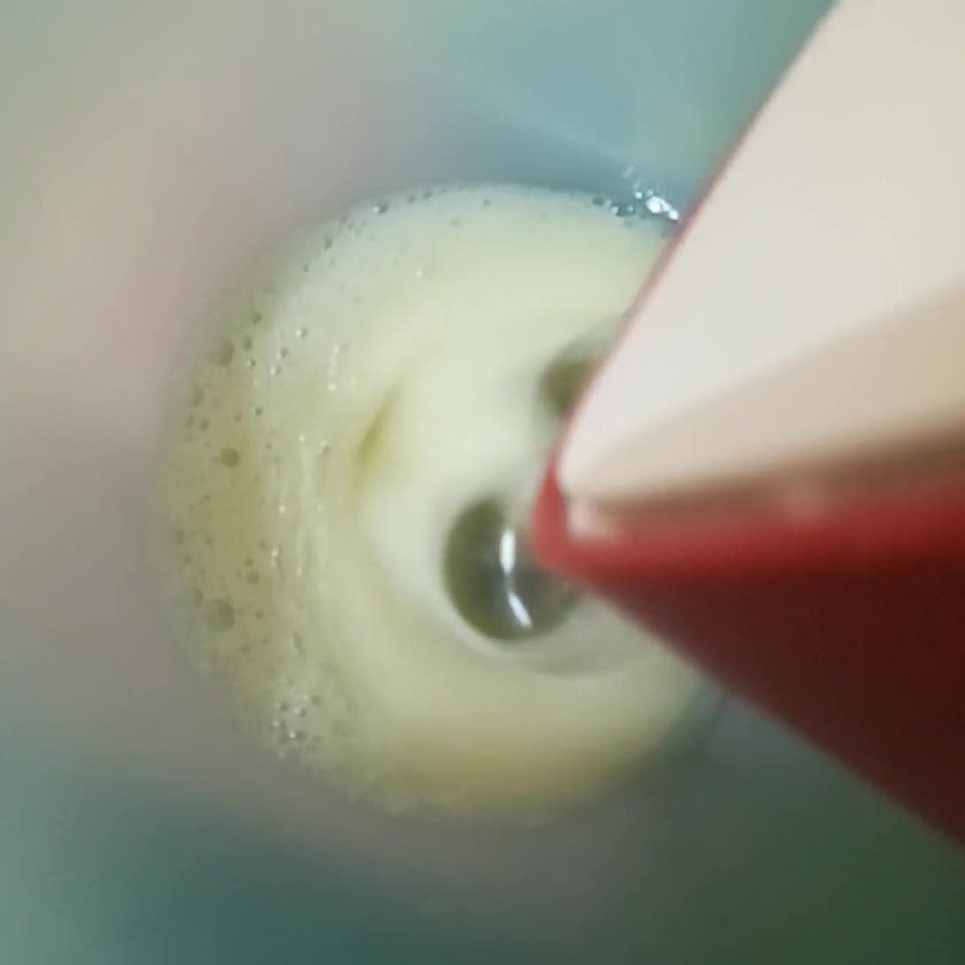 Foto langkah ke 2 dari resep Proll Pisang Keju Kukus.