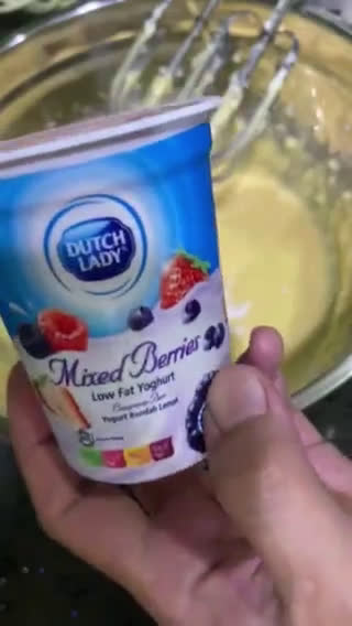 Gambar langkah 5 resipi Blueberry Yogurt Cheesecake.