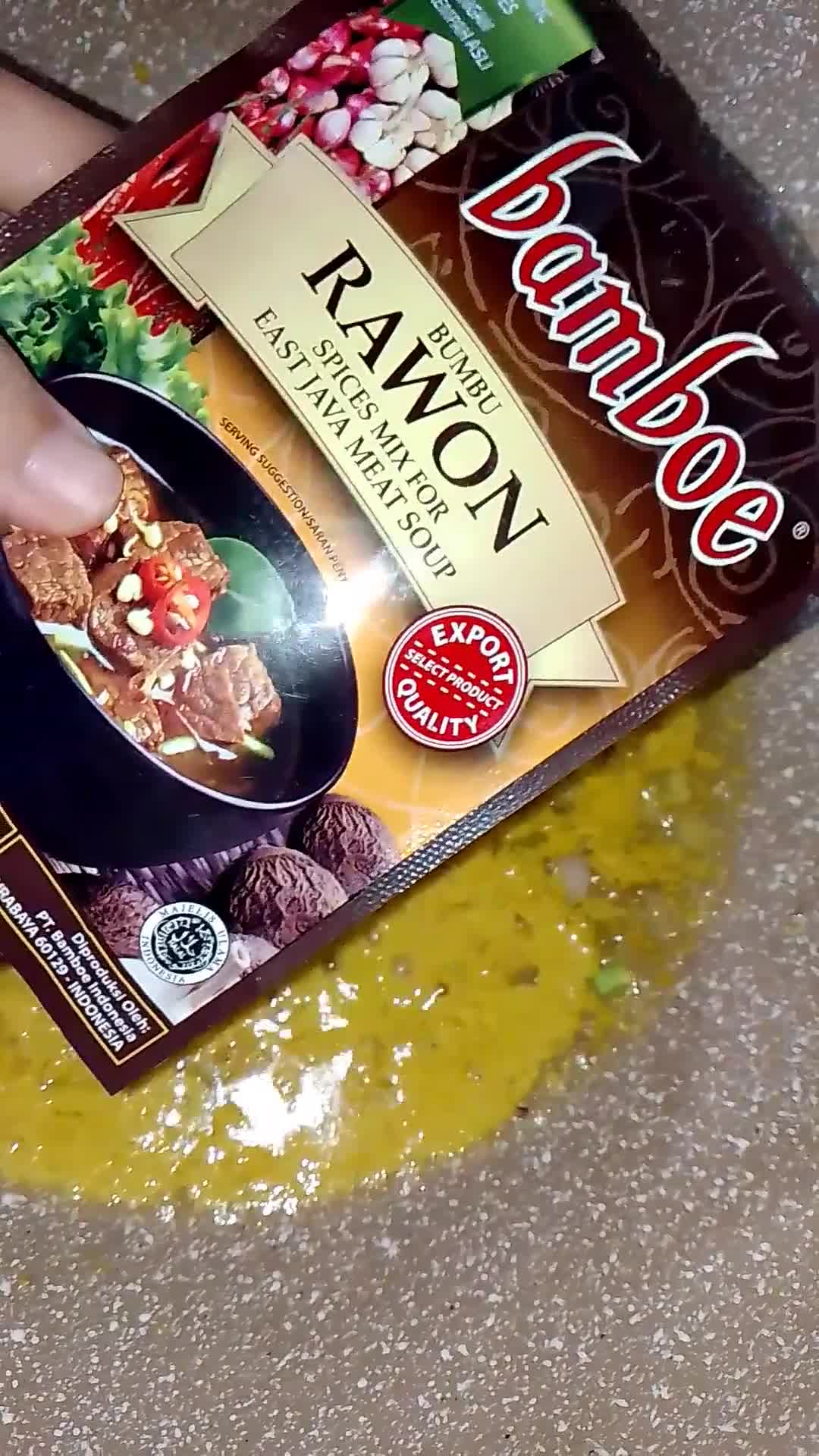 Foto langkah ke 4 dari resep Rawon Daging & Tetelan Sapi.