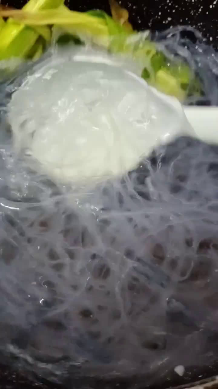 Gambar langkah 1 resipi Agar-Agar Sirap Selasih.