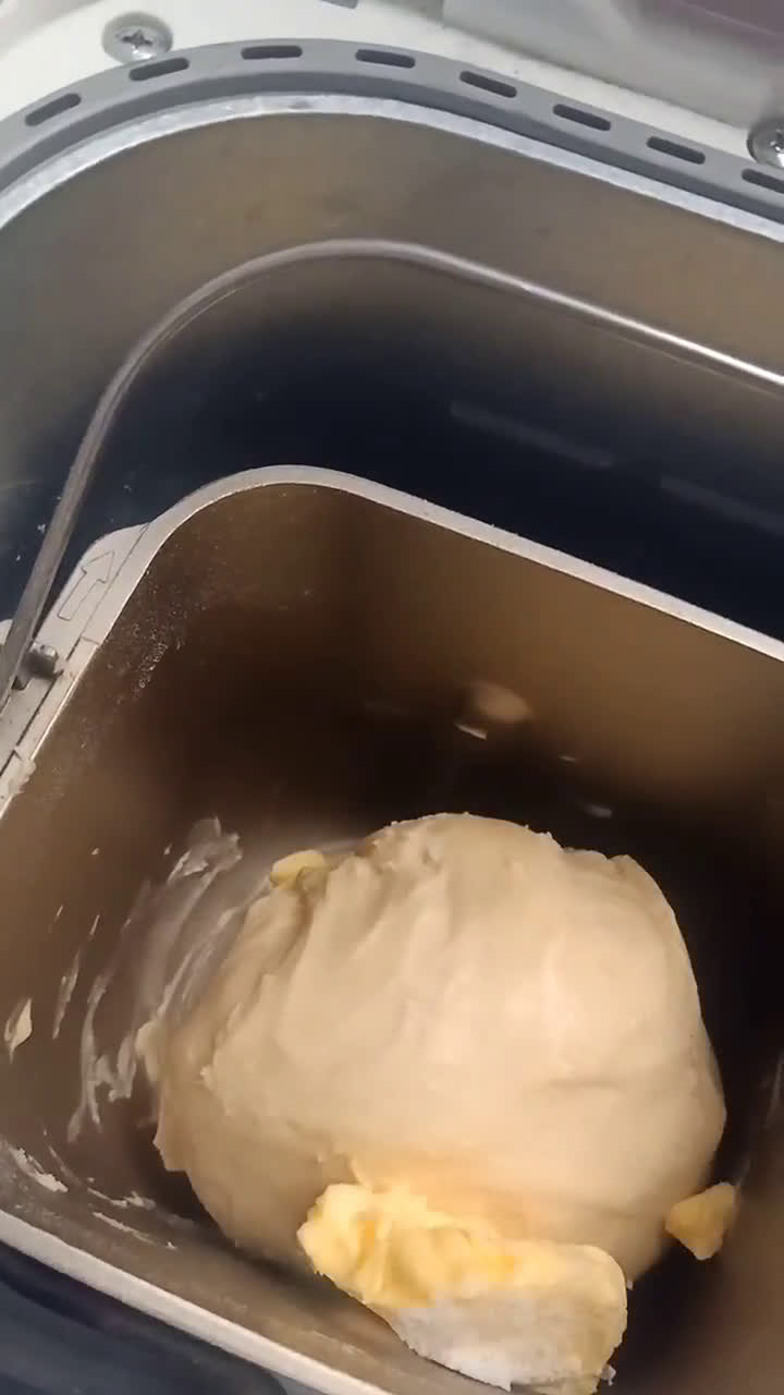 Foto langkah ke 3 dari resep Purple Sweet Potato Bread(Roti Ubi Ungu).