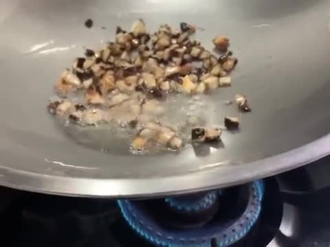 香菇新豬肉の干貝芋頭粥的食譜步驟3照片