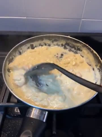 Foto del paso 5 de la receta: Espaguetis con calamares y langostinos