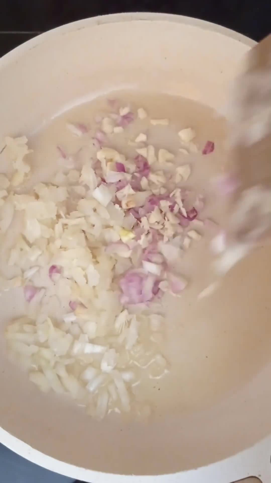 Foto langkah ke 2 dari resep Isian Ayam Untuk Roti & Bakpao.