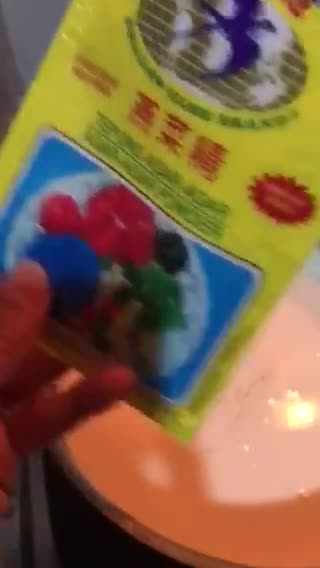 Foto langkah ke 4 dari resep Puding Lapis Strawberry.