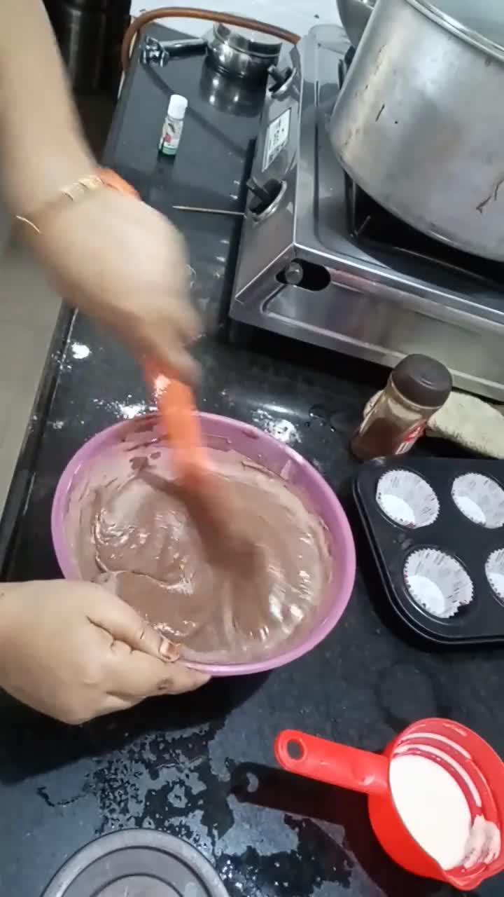 चॉकलेट चोकोचिप्स कप केक रेसिपी चरण 2 फोटो