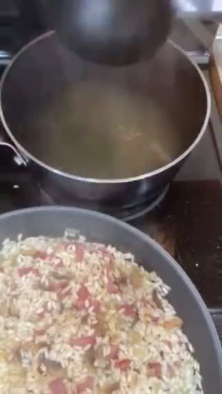 Foto del paso 5 de la receta: Risotto de champiñones, cebollita y bacon!