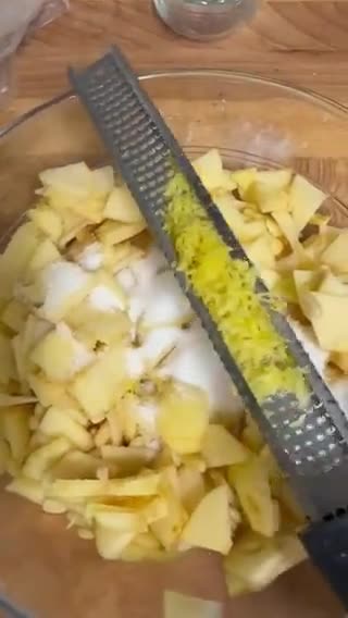 Foto del passaggio 5 della ricetta Strudel di Mele