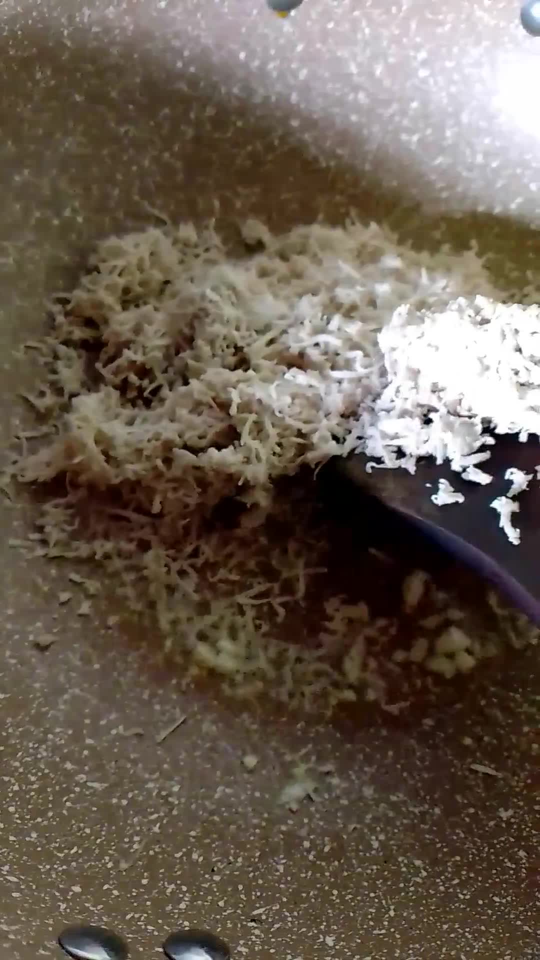 Foto langkah ke 1 dari resep Kiam Ko Kue (Talam Ebi).