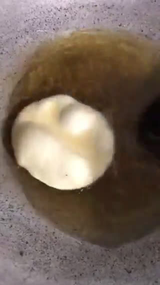 Gambar langkah 3 resipi Roti Puri.