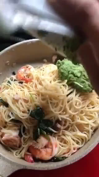 Foto langkah ke 4 dari resep Spaghetti with pesto sauce.
