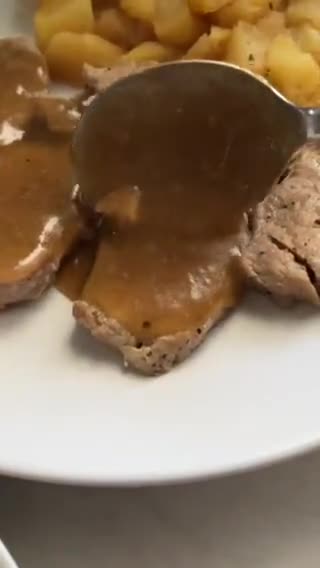 Foto del paso 10 de la receta: Solomillo de cerdo en olla exprés y compota de perelló