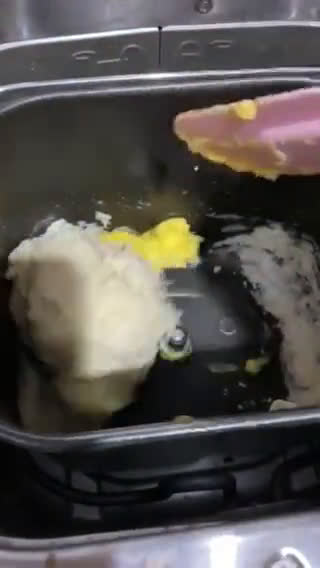 Foto langkah ke 1 dari resep Roti Tawar Merah Putih Eggless.