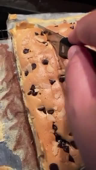 Foto langkah ke 8 dari resep Castella almond chochochip.