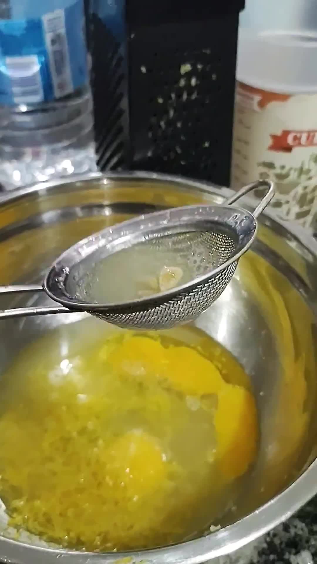 Foto del paso 2 de la receta: Budín de limón tipo Starbucks! En forma de bizcochuelo ✨💫 Esponjoso y sin manteca !!