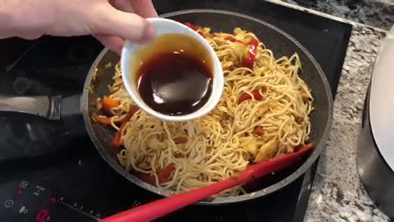 Foto del paso 6 de la receta: Yakisoba 🍜 fideos fritos al estilo japonés 🇯🇵