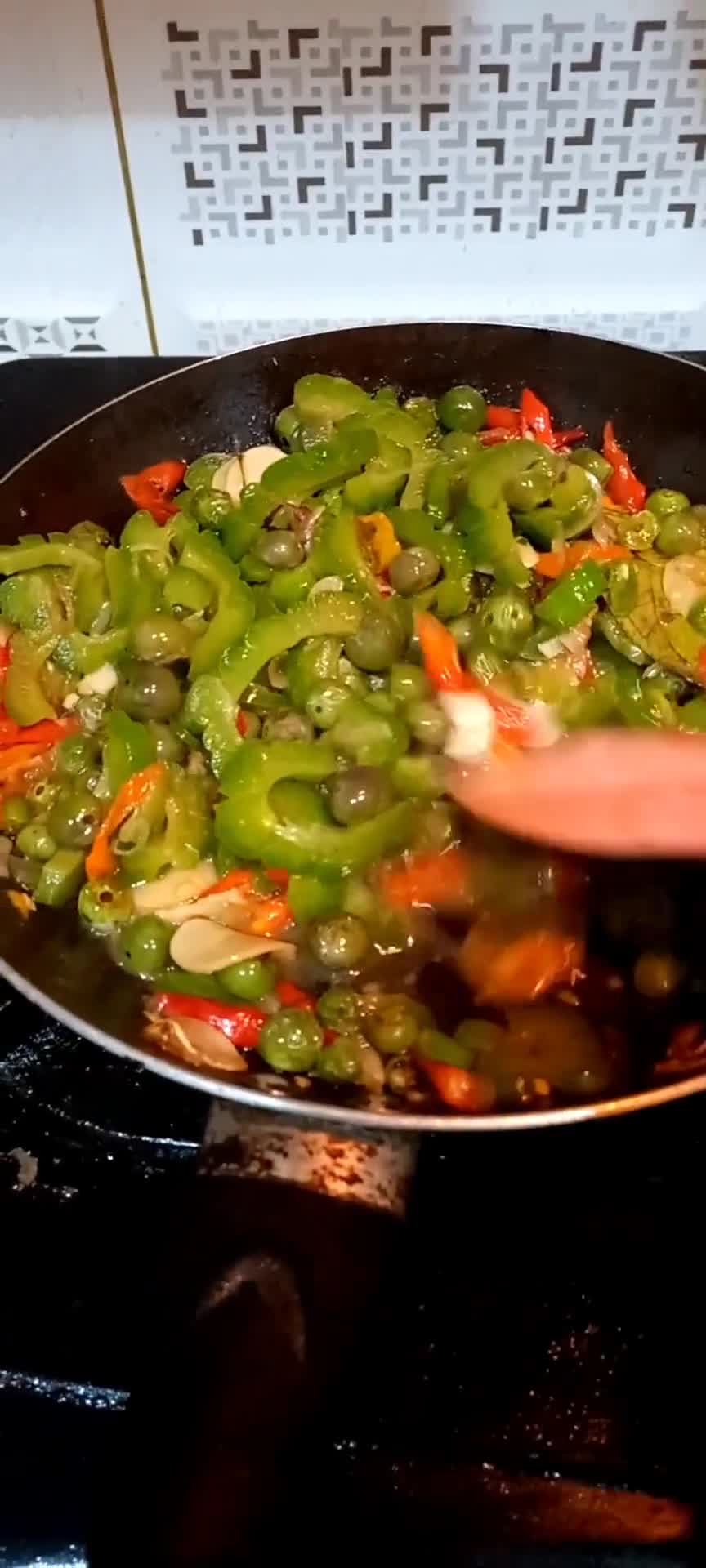 Foto langkah ke 3 dari resep Tumis pare leunca (bumbu iris).