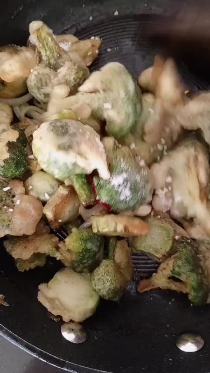 Foto langkah ke 5 dari resep Brokoli Tumis.