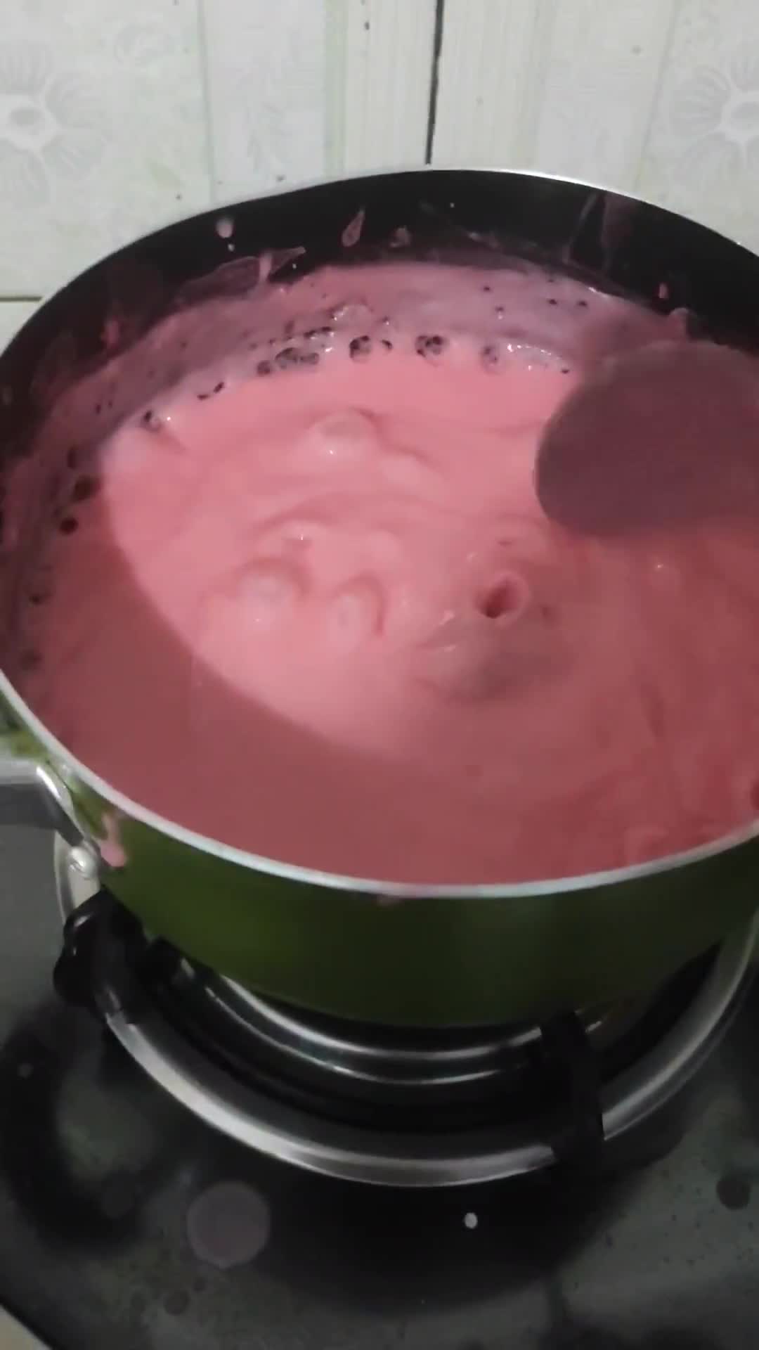 Foto langkah ke 2 dari resep Bubur sumsum pink penuh cinta simple pawon si mbok❤💝.