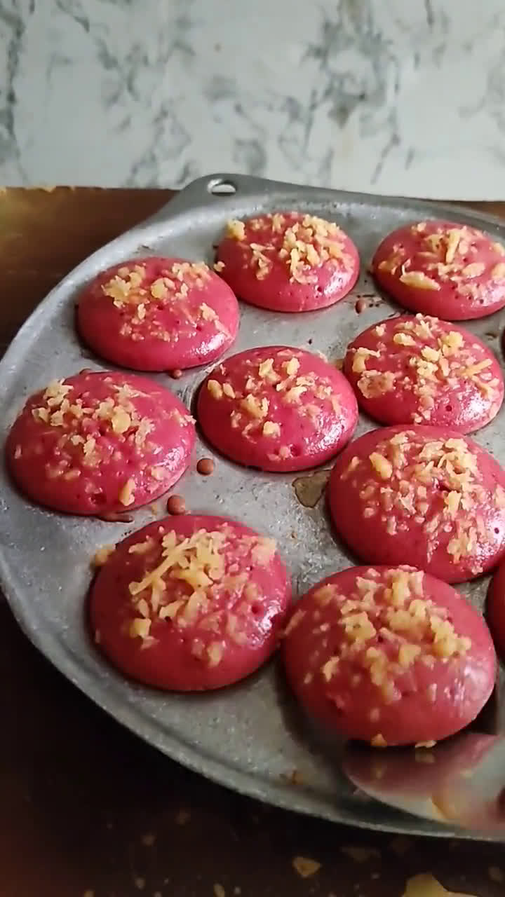 Foto langkah ke 3 dari resep Kue Cubit Red velvet.