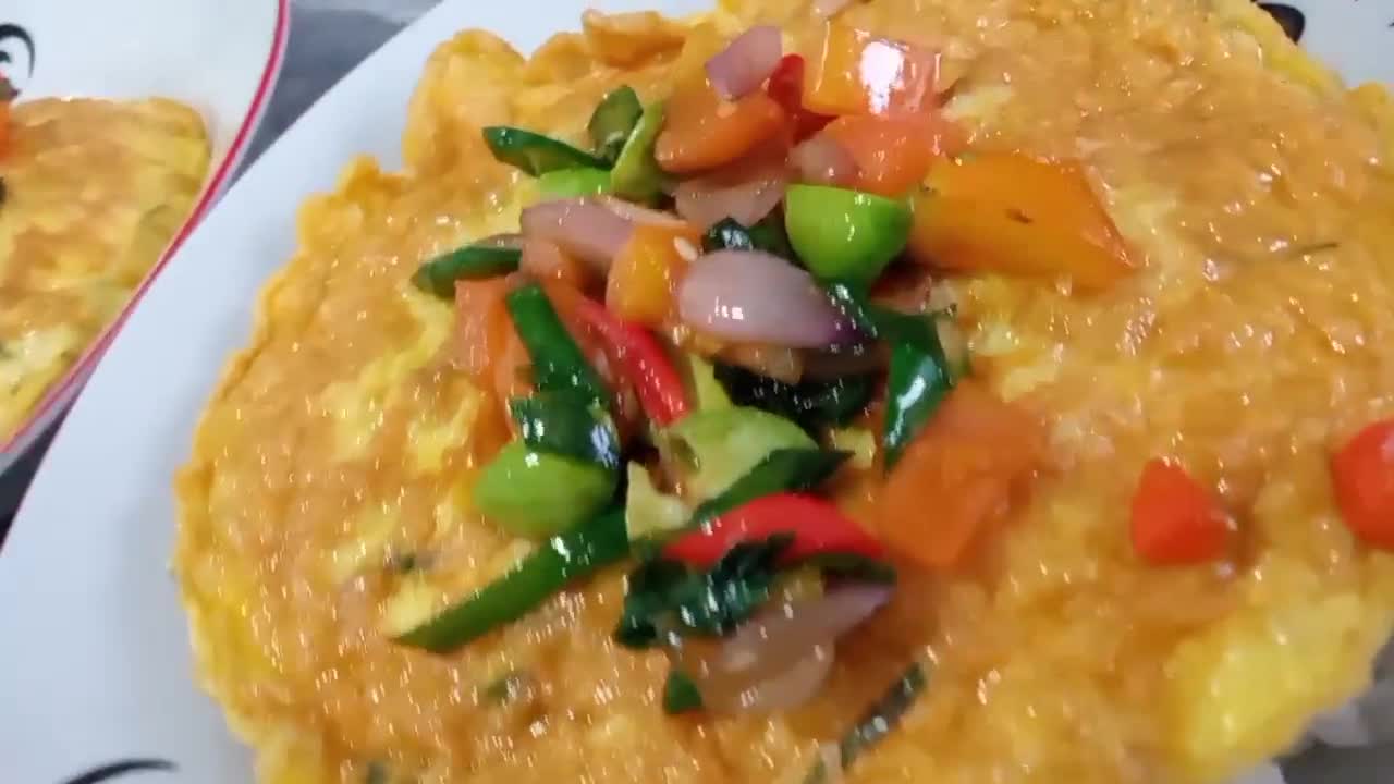 Foto langkah ke 4 dari resep Telur dadar topping cabe pete.
