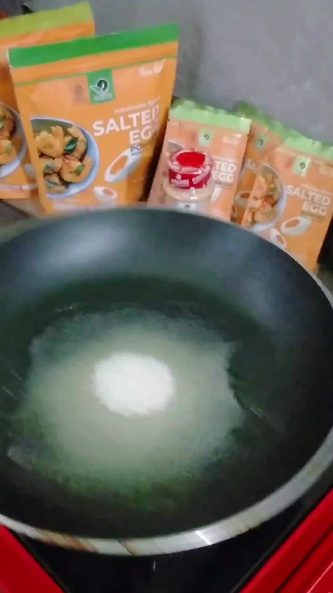 Foto langkah ke 1 dari resep Es Salted Egg Caramel Coffee.