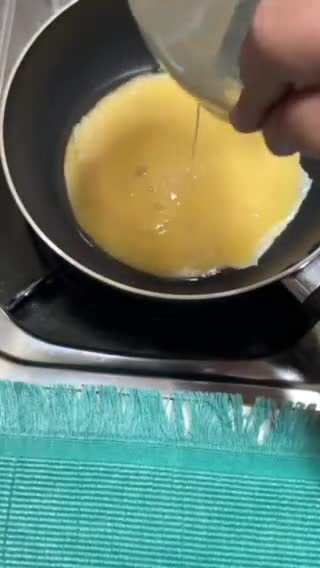 Foto langkah ke 2 dari resep Telur Bombay Saus Tiram.