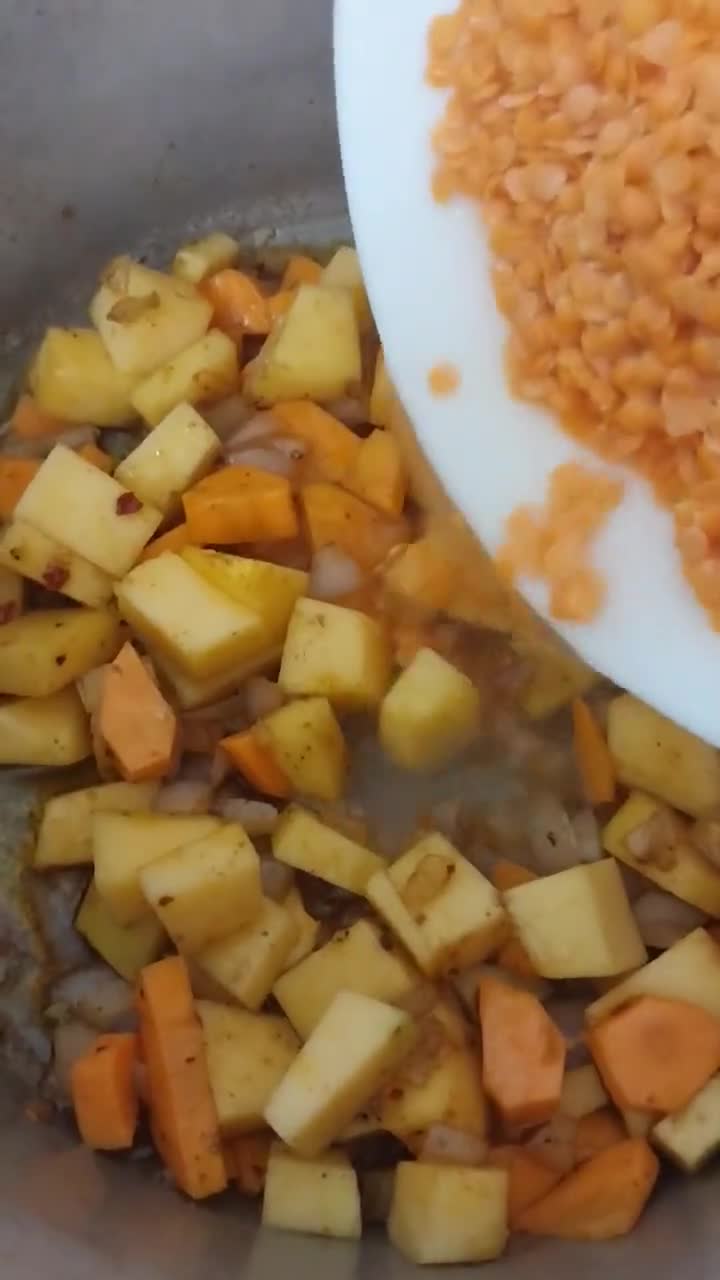A picture of step 3 of Pumpkin,carrot and lentils soup.